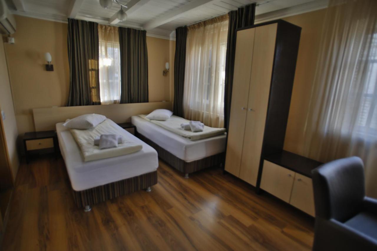 Vila Vidalis Cluj-Napoca Buitenkant foto